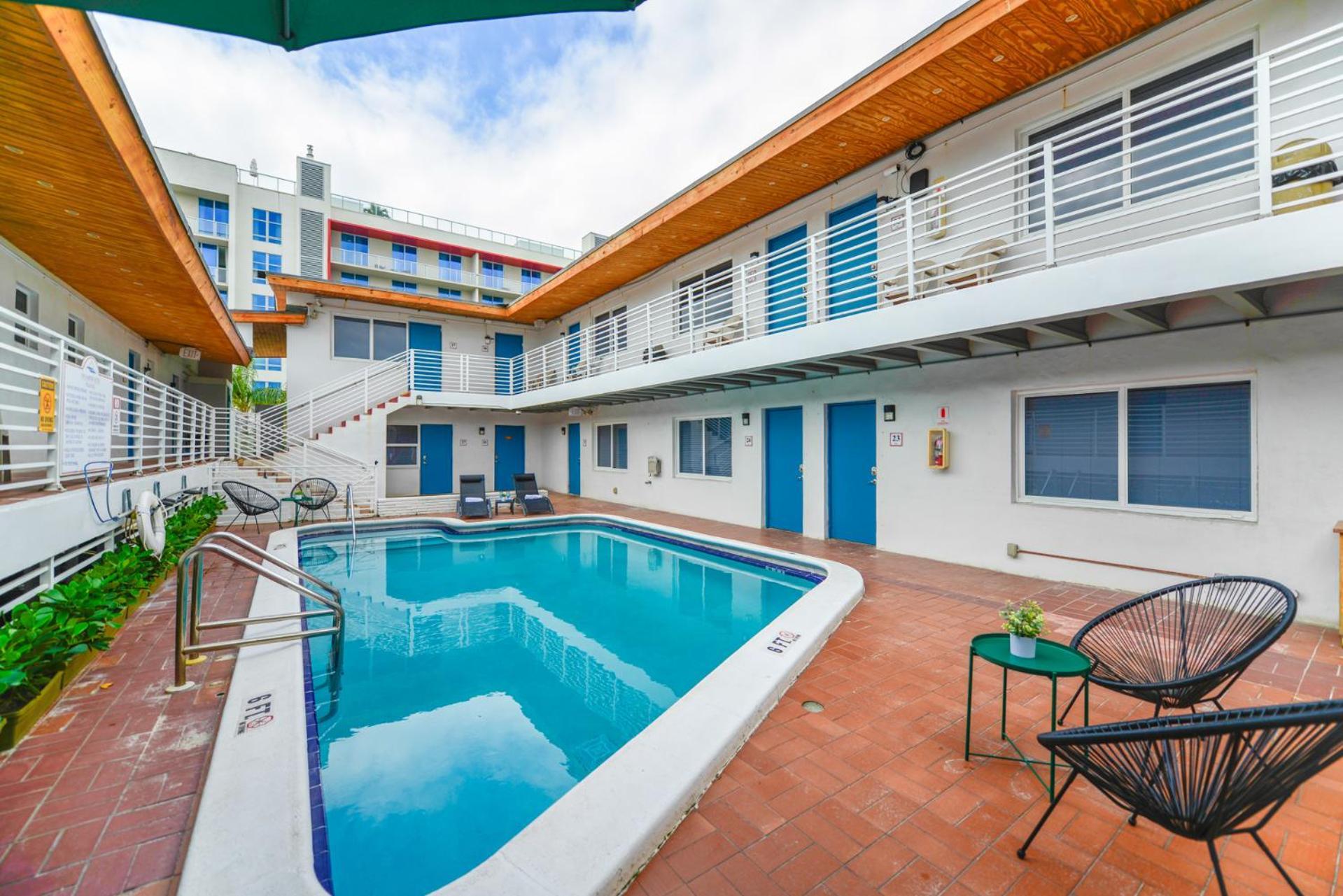 Serene Studio By The Beach With Pool - M34 Холивуд Екстериор снимка